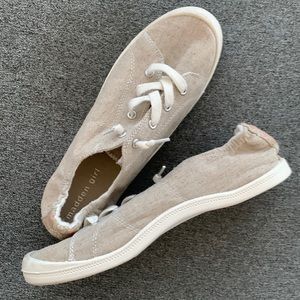 Madden girl, size 10 casual sneakers